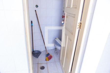 Casa à venda com 175m², 3 quartos e 4 vagas Casa à venda com 175m², 3 quartos e 4 vagasBanheiro da Área de Serviço