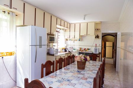 Casa à venda com 175m², 3 quartos e 4 vagas Casa à venda com 175m², 3 quartos e 4 vagasCozinha