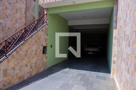 Casa à venda com 175m², 3 quartos e 4 vagas Casa à venda com 175m², 3 quartos e 4 vagasGaragem