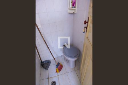 Casa à venda com 175m², 3 quartos e 4 vagas Casa à venda com 175m², 3 quartos e 4 vagasBanheiro da Área de Serviço