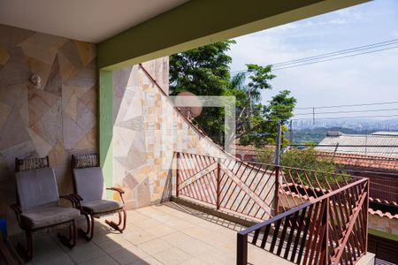 Casa à venda com 175m², 3 quartos e 4 vagas Casa à venda com 175m², 3 quartos e 4 vagasCobertura