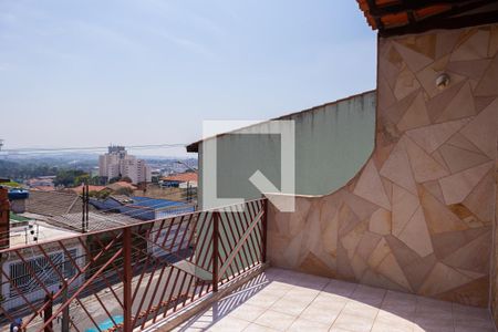 Casa à venda com 175m², 3 quartos e 4 vagas Casa à venda com 175m², 3 quartos e 4 vagasVaranda Quarto 3