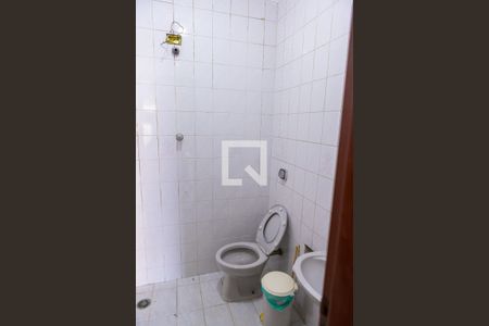 Casa à venda com 175m², 3 quartos e 4 vagas Casa à venda com 175m², 3 quartos e 4 vagasBanheiro da Garagem