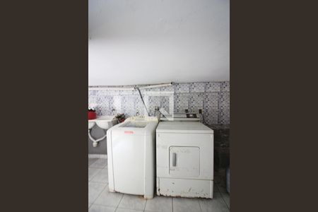 Casa à venda com 158m², 3 quartos e 2 vagasLavanderia