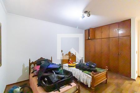 Casa à venda com 700m², 4 quartos e 4 vagas Casa à venda com 700m², 4 quartos e 4 vagasQuarto 3