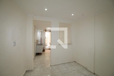 Cozinha/quarto de casa para alugar com 1 quarto, 50m² em Jardim Danfer, São Paulo