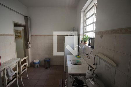 Casa à venda com 465m², 5 quartos e 3 vagas Casa à venda com 465m², 5 quartos e 3 vagasCozinha 2