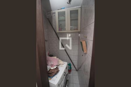 Casa à venda com 465m², 5 quartos e 3 vagas Casa à venda com 465m², 5 quartos e 3 vagasBanheiro de serviço 1