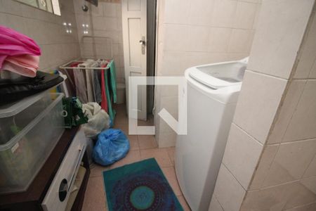 Casa à venda com 465m², 5 quartos e 3 vagas Casa à venda com 465m², 5 quartos e 3 vagasÁrea de Serviço 2