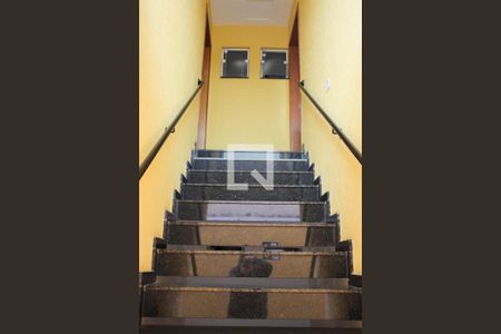 Casa de condomínio à venda com 41m², 2 quartos e 1 vaga Casa de condomínio à venda com 41m², 2 quartos e 1 vagaEscada Entrada casa