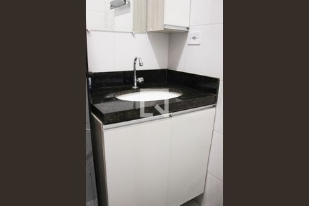 Casa de condomínio à venda com 41m², 2 quartos e 1 vaga Casa de condomínio à venda com 41m², 2 quartos e 1 vagaBanheiro