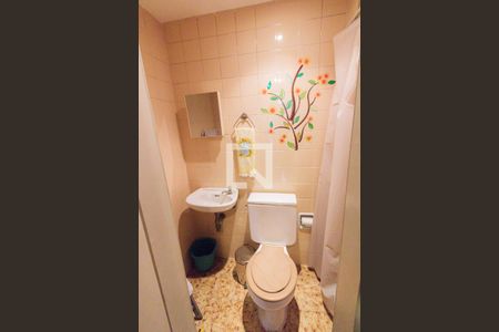 Apartamento à venda com 92m², 3 quartos e 1 vaga Apartamento à venda com 92m², 3 quartos e 1 vagaBanheiro de Serviço