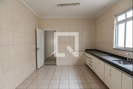 Casa à venda com 300m², 3 quartos e 4 vagas Casa à venda com 300m², 3 quartos e 4 vagasCozinha