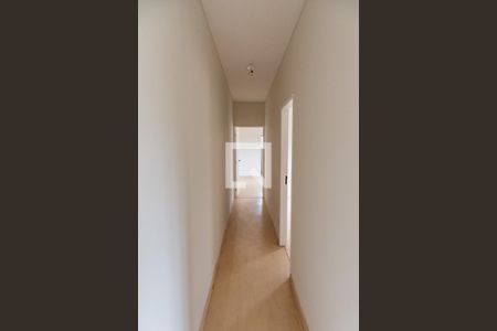 Casa à venda com 300m², 3 quartos e 4 vagas Casa à venda com 300m², 3 quartos e 4 vagasCorredor