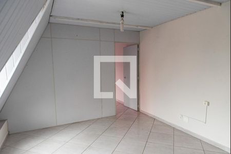 Casa à venda com 300m², 3 quartos e 4 vagas Casa à venda com 300m², 3 quartos e 4 vagasSótão 2