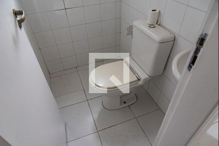 Casa à venda com 300m², 3 quartos e 4 vagas Casa à venda com 300m², 3 quartos e 4 vagasBanheiro de serviço