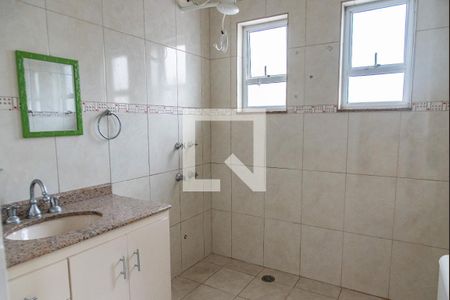 Casa à venda com 300m², 3 quartos e 4 vagas Casa à venda com 300m², 3 quartos e 4 vagasBanheiro da suíte 1