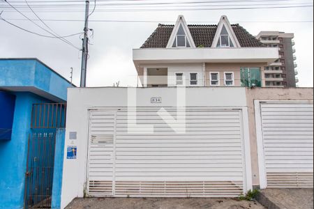 Casa à venda com 300m², 3 quartos e 4 vagas Casa à venda com 300m², 3 quartos e 4 vagasFachada