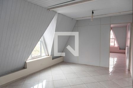 Casa à venda com 300m², 3 quartos e 4 vagas Casa à venda com 300m², 3 quartos e 4 vagasSótão 2