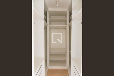 Casa à venda com 300m², 3 quartos e 4 vagas Casa à venda com 300m², 3 quartos e 4 vagasCloset da suíte 3