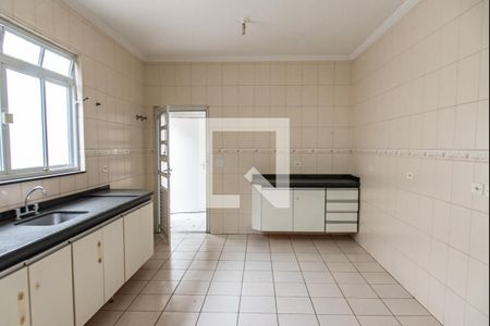 Casa à venda com 300m², 3 quartos e 4 vagas Casa à venda com 300m², 3 quartos e 4 vagasCozinha
