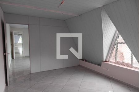 Casa à venda com 300m², 3 quartos e 4 vagas Casa à venda com 300m², 3 quartos e 4 vagasSótão 3