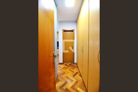 Casa à venda com 200m², 3 quartos e 4 vagasQuarto Suíte