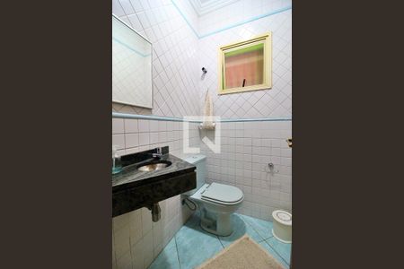 Casa à venda com 200m², 3 quartos e 4 vagasBanheiro de serviço