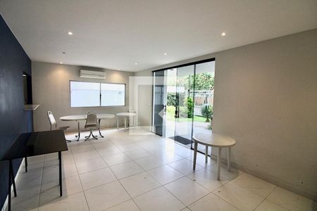 Apartamento à venda com 83m², 3 quartos e 1 vagaÁrea comum - Salão de festas