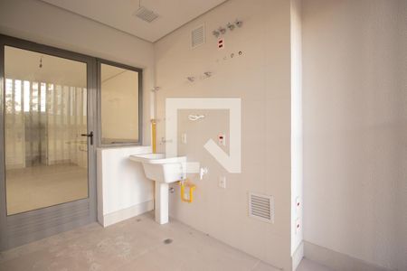 Apartamento à venda com 165m², 4 quartos e 2 vagas Apartamento à venda com 165m², 4 quartos e 2 vagasÁrea de Serviço