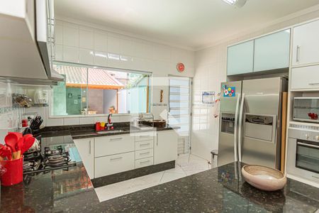 Casa à venda com 240m², 3 quartos e 3 vagas Casa à venda com 240m², 3 quartos e 3 vagasCopa e cozinha