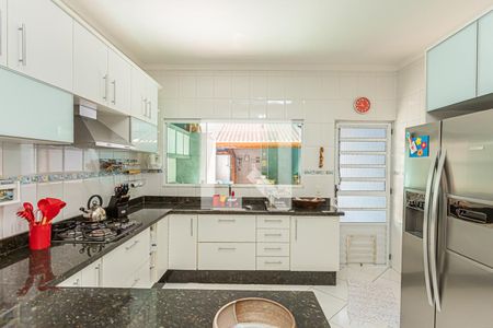 Casa à venda com 240m², 3 quartos e 3 vagas Casa à venda com 240m², 3 quartos e 3 vagasCopa e cozinha