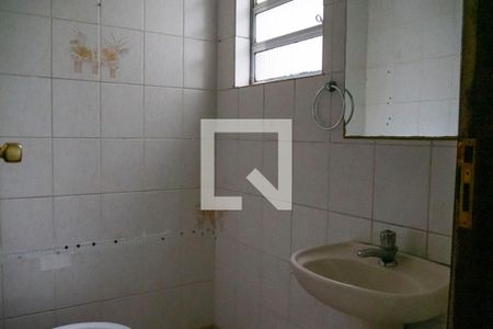 Casa à venda com 110m², 3 quartos e 2 vagasBanheiro