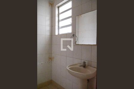 Casa à venda com 110m², 3 quartos e 2 vagasBanheiro