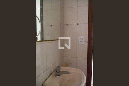 Casa à venda com 110m², 3 quartos e 2 vagasBanheiro