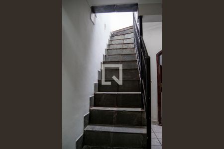 Casa à venda com 110m², 3 quartos e 2 vagasEscada