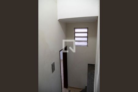 Casa à venda com 110m², 3 quartos e 2 vagasEscada