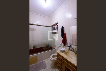 Casa à venda com 350m², 3 quartos e 4 vagas Casa à venda com 350m², 3 quartos e 4 vagasBanheiro do Quarto 2