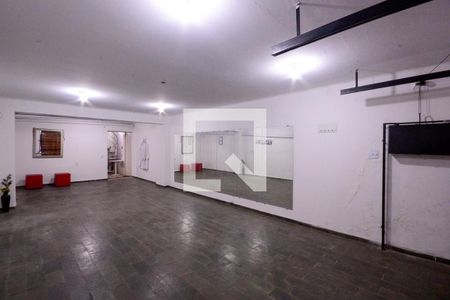 Casa à venda com 350m², 3 quartos e 4 vagas Casa à venda com 350m², 3 quartos e 4 vagasGaragem