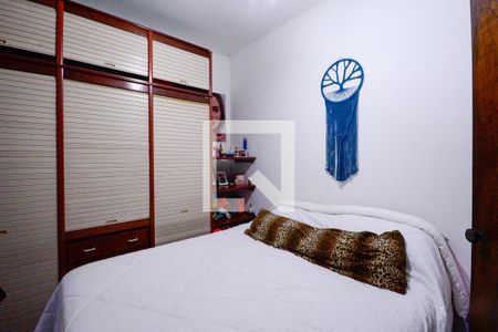 Casa à venda com 350m², 3 quartos e 4 vagas Casa à venda com 350m², 3 quartos e 4 vagasQuarto 2 - Suite