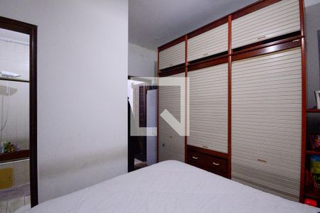 Casa à venda com 350m², 3 quartos e 4 vagas Casa à venda com 350m², 3 quartos e 4 vagasQuarto 2 - Suite