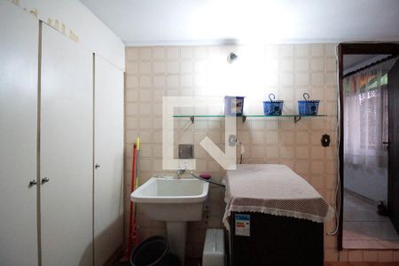 Casa à venda com 284m², 3 quartos e 2 vagas Casa à venda com 284m², 3 quartos e 2 vagasLavanderia