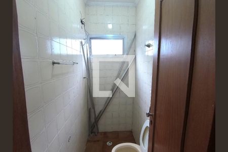 Casa à venda com 168m², 3 quartos e 2 vagascomodo nos fundos com lavabo pode ser feito 01 quarto escritorio ou despensa pois fica ao lado da lavanderia