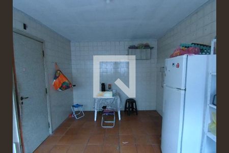 Casa à venda com 168m², 3 quartos e 2 vagasCozinha 
