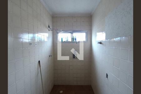 Casa à venda com 168m², 3 quartos e 2 vagasBanheiro 