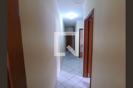 Casa à venda com 168m², 3 quartos e 2 vagasCorredor dos quartos 