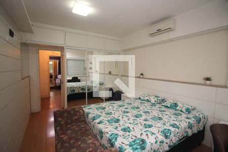 Casa à venda com 670m², 6 quartos e 8 vagasSuíte 4