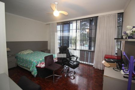 Casa à venda com 670m², 6 quartos e 8 vagasQuarto 1