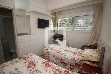 Casa à venda com 670m², 6 quartos e 8 vagasQuarto de Serviço