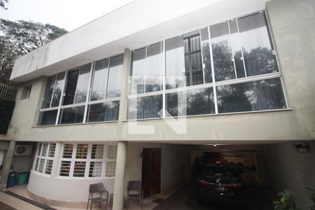 Casa à venda com 670m², 6 quartos e 8 vagasFachada